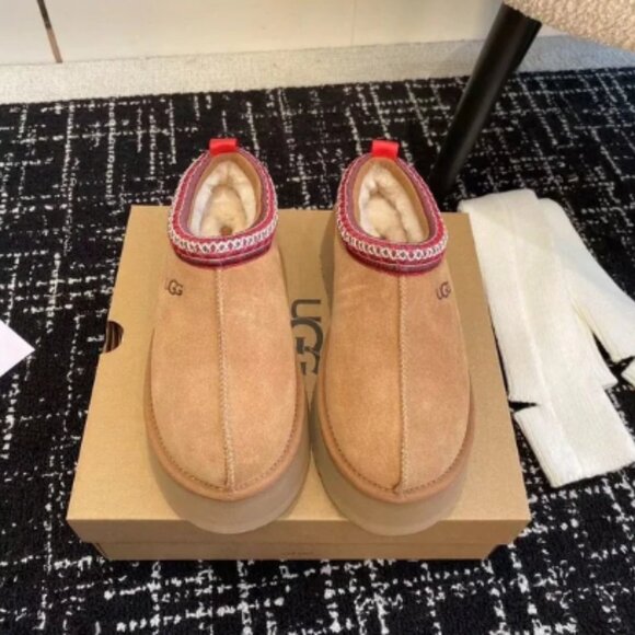 UGG classic super mini platform boots - Picture 3 of 9